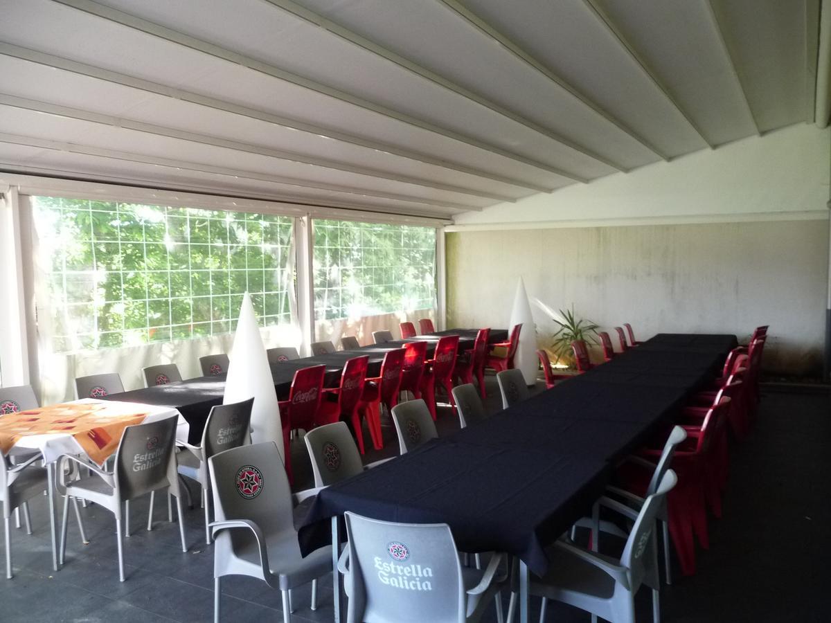 Pension Restaurante "O Retiro " Arzúa Exteriör bild